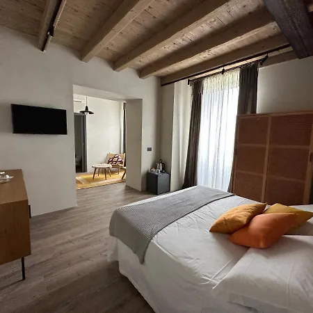 Corte Vallio Bed & Breakfast Desenzano del Garda